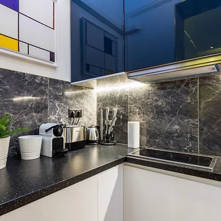 Moderne - 1br 4p - Ac - Champs-elysees *