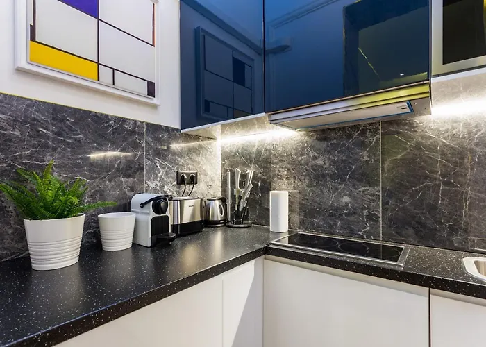 Moderne - 1br 4p - Ac - Champs-elysees *
